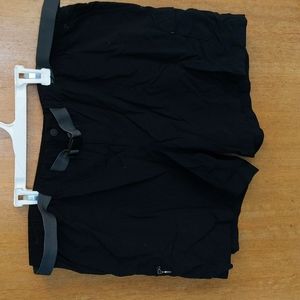 Women's XL Columbia 6inch nylon cargo shorts with belt